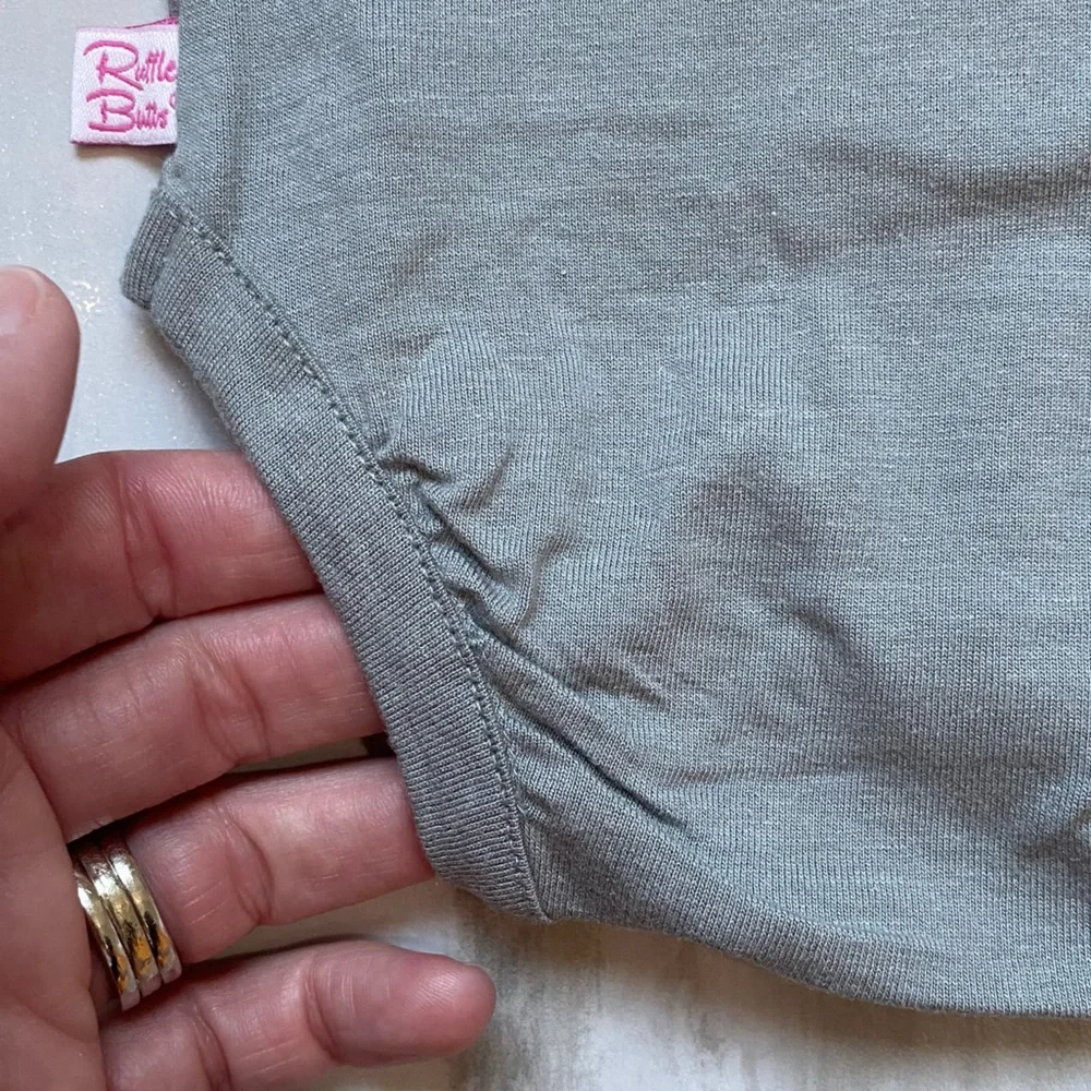NWT RuffleButts Gray Long Sleeve Basic Ruffle Layering Bodysuit, girls 3-6M